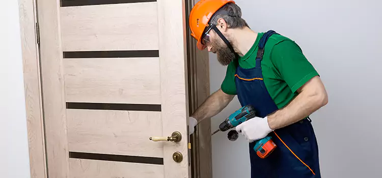 Replace Internal Door Handle with Lock Everett