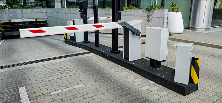 Custom Gate Design & Integration Everett